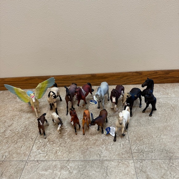Breyer & Schleich Horse Lot of 14 Various Horses & Foals Animal Figures - Picture 2 of 7